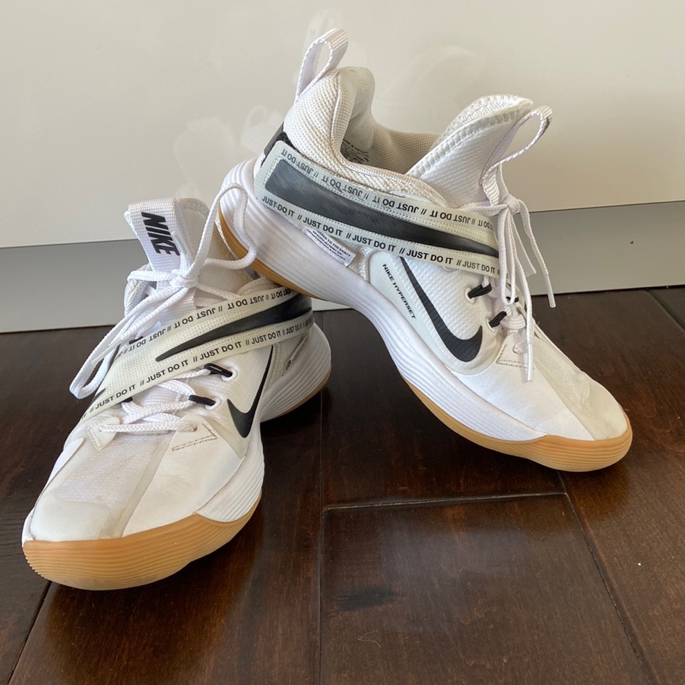 Nike hyper set volleyball shoes